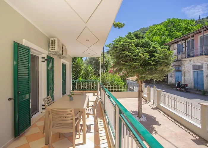 Melissa Zoe House